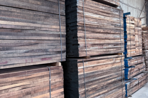 國(guó)產(chǎn)黑胡桃實(shí)木板材價(jià)格及圖片