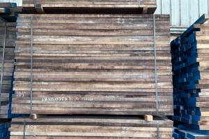 國(guó)產(chǎn)黑胡桃烘干板材價(jià)格多少錢(qián)