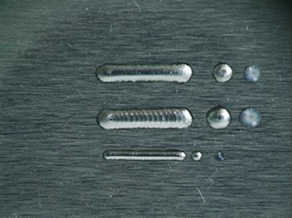 <a href='http://www.hztj120.com/product/3.htm' class='text_a'>模具激光焊機(jī)</a>修復(fù)鏡面模具效果